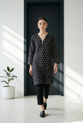 Aura in black kurti